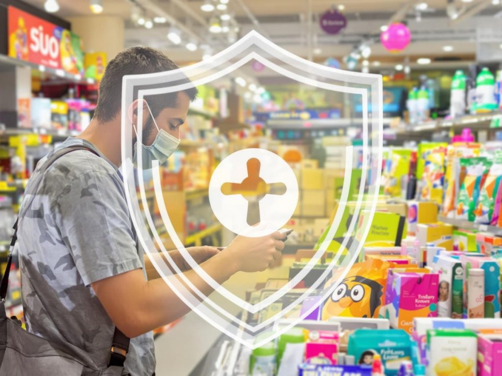 Consumator fericit protejat de legile de consum.